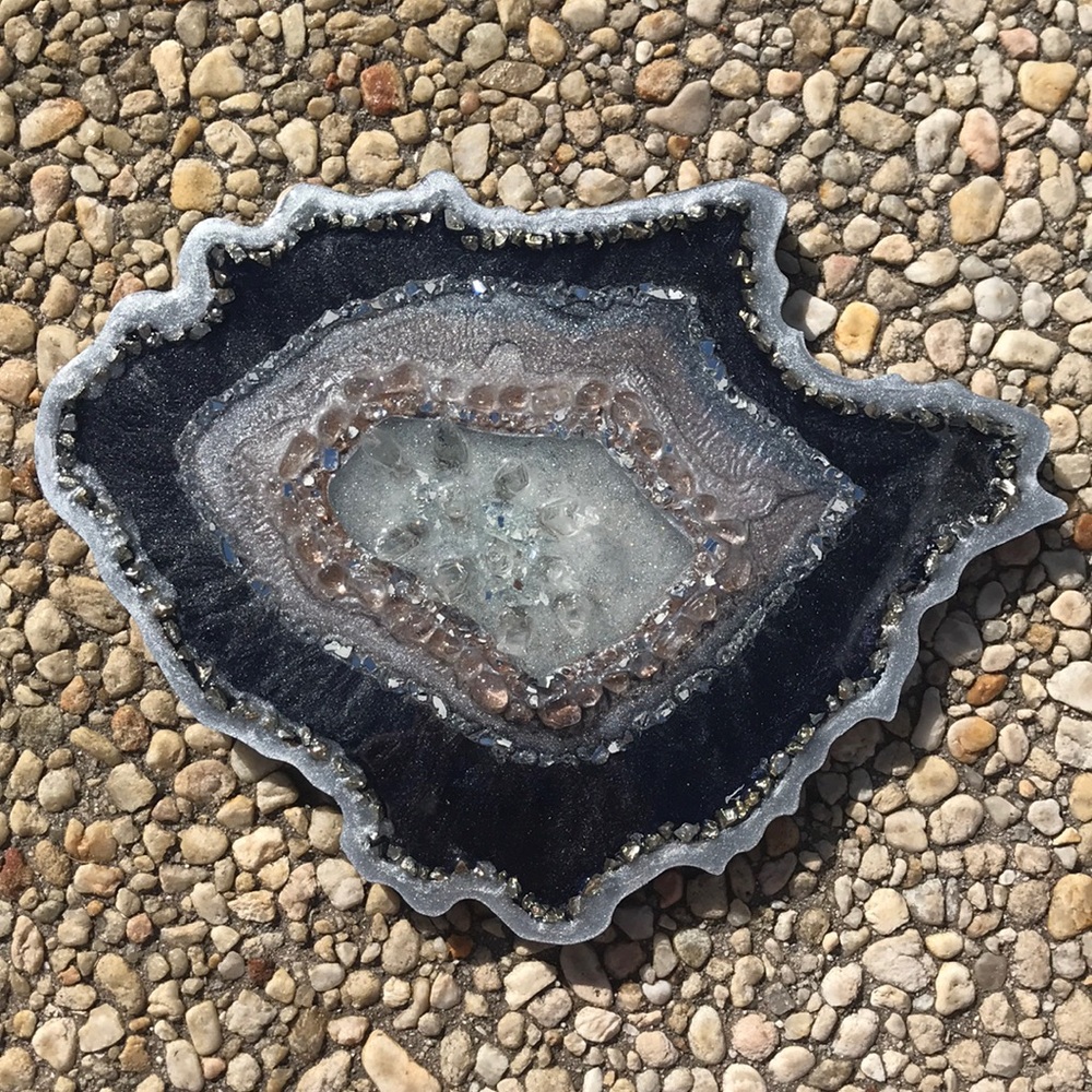 Custom Resin geode cut out